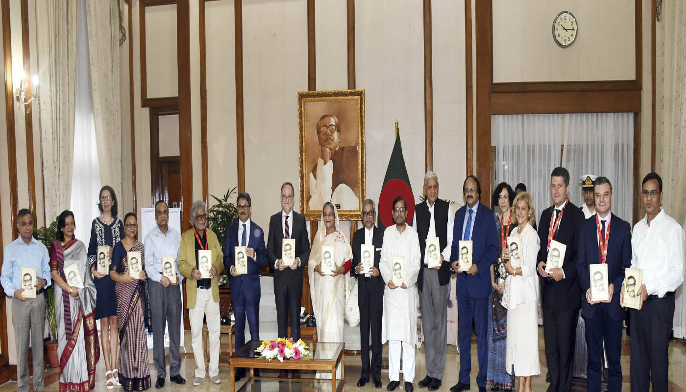 ‘অসমাপ্ত আত্মজীবনী’র স্প্যানিশ সংস্করণের মোড়ক উন্মোচন